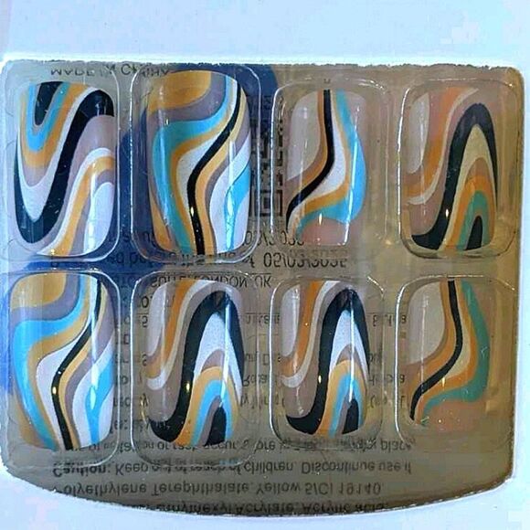 💕5/$18 24 pk Swirled Designed Press on Nails - Picture 3 of 5